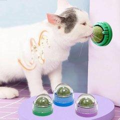 Кошачья мята, липучка для котов с мятой, игрушка для кошек ROTATING CAT MINT BALL