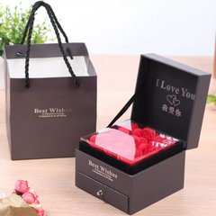 Подарочный набор мыла из девяти роз и кулоном Flower with glass box