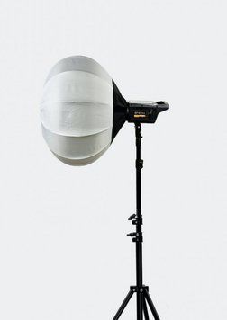 Сферический софтбокс с LED-прожектором и штативом HY-S500 150W с пультом.
