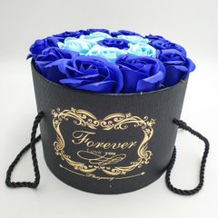 Подарочный набор Forever с розами из мыла в шляпной коробке 19х19 см Синий