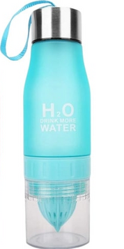 Пляшка для води H2O DrinkMoreWater H-244 з цитрусовою соковижималкою 650мл Блакитна