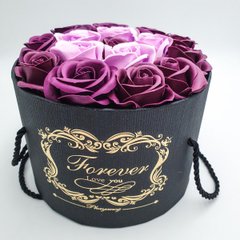 Подарочный набор Forever с розами из мыла в шляпной коробке 19х19 см Фиолетовый